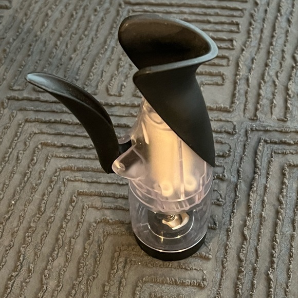 Single Hand Salt/Pepper Grinder - Picture 4 of 5